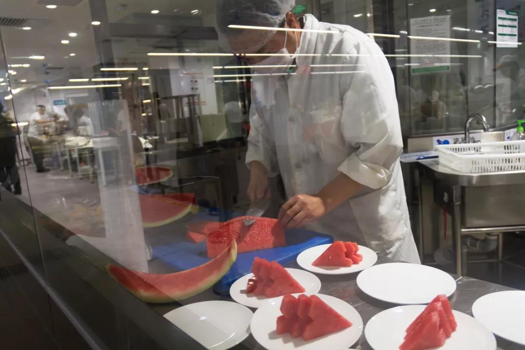 切個西瓜都是愛你的形狀~ 切個西瓜都是愛你的形狀~