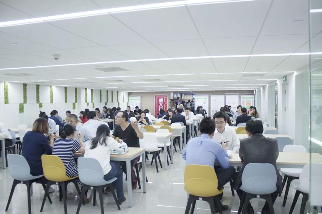 華潤(rùn)大廈 &middot; 健力源餐廳就餐現(xiàn)場(chǎng)